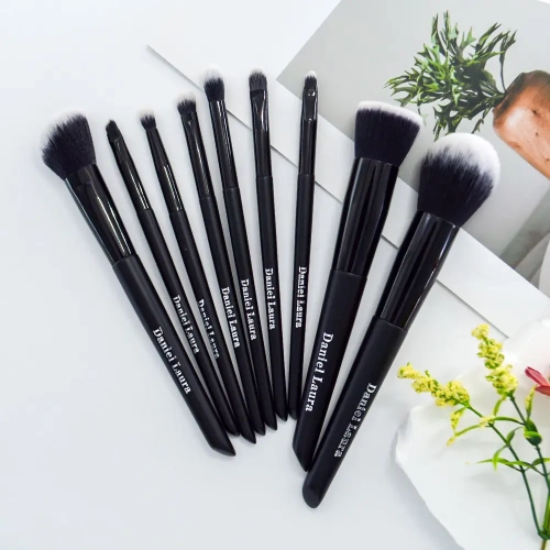 daniel Laura Essential 9 Piece makeup brush set